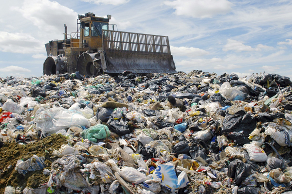 мусорная свалка промышленных отходов - Garbage dump of industrial waste